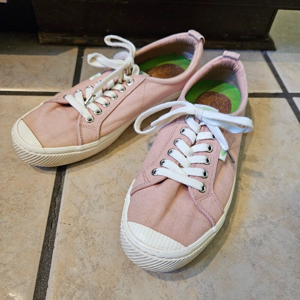 Cariuma Blush Canvas Sneakers
